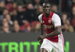 Mercato - Ajax : Des dirigeants du Barça à Amsterdam pour Davinson Sánchez Mercato - Ajax : Des dirigeants du Barça à Amsterdam pour Davinson Sánchez