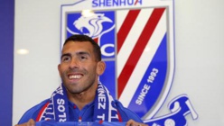 Carlos Tevez tacle la Chinese Super League