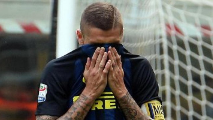Les supporters de l'Inter Milan réclament le départ de Mauro Icardi Les supporters de l'Inter Milan réclament le départ de Mauro Icardi