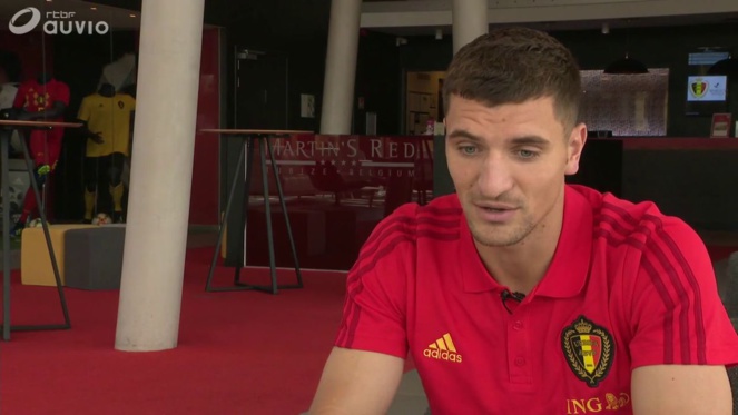 Mercato PSG : Meunier en Premier League ?