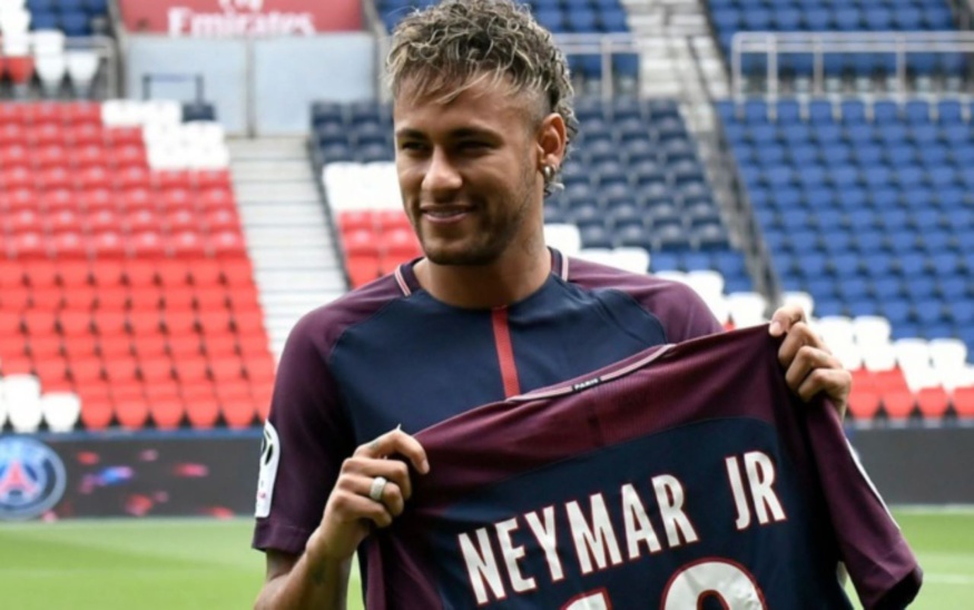 PSG : Neymar (ex Barça) lors de sa présentation.