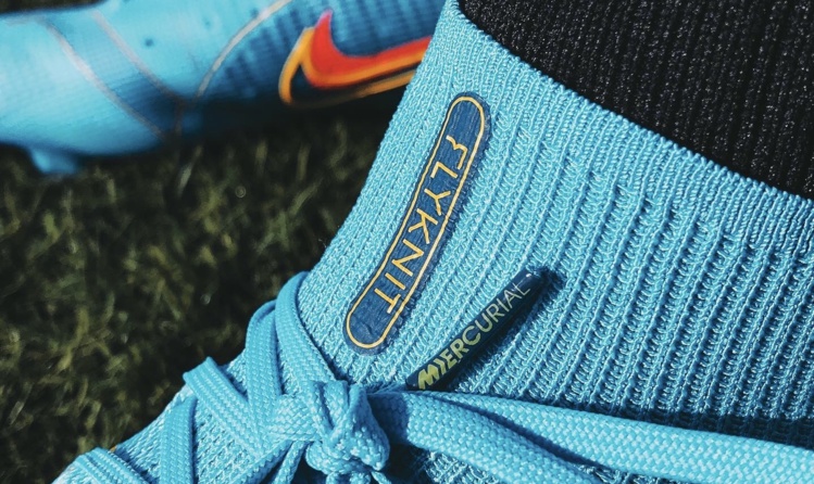 nike vert jaune rouge