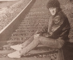 Si tu es supporter lensois, alors tu as adoré cet ancien génie du RC Lens Si tu es supporter lensois, alors tu as adoré cet ancien génie du RC Lens