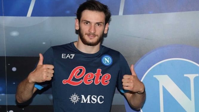 Khvicha Kvaratskhelia (Naples) au Real Madrid ? Khvicha Kvaratskhelia (Naples) au Real Madrid ?
