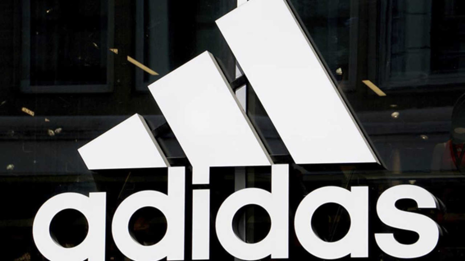 Adidas dévoile un maillot rétro pour l'Argentine