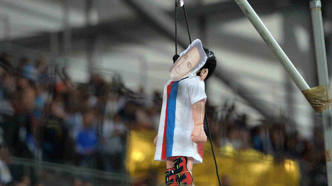 Valbuena condamne le manque d'honnêteté et de courage de Véronique Rabiot ! Valbuena condamne le manque d'honnêteté et de courage de Véronique Rabiot !