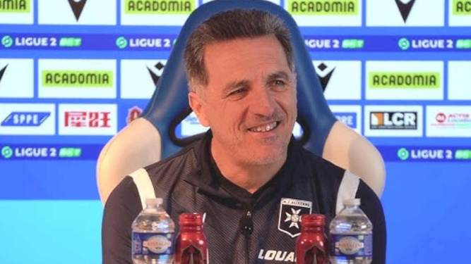 AJ Auxerre : Pélissier redoute une absence majeure face à l'OGC Nice AJ Auxerre : Pélissier redoute une absence majeure face à l'OGC Nice