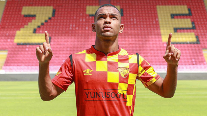Le RC Strasbourg est venu aux renseignements pour Juan (Göztepe)