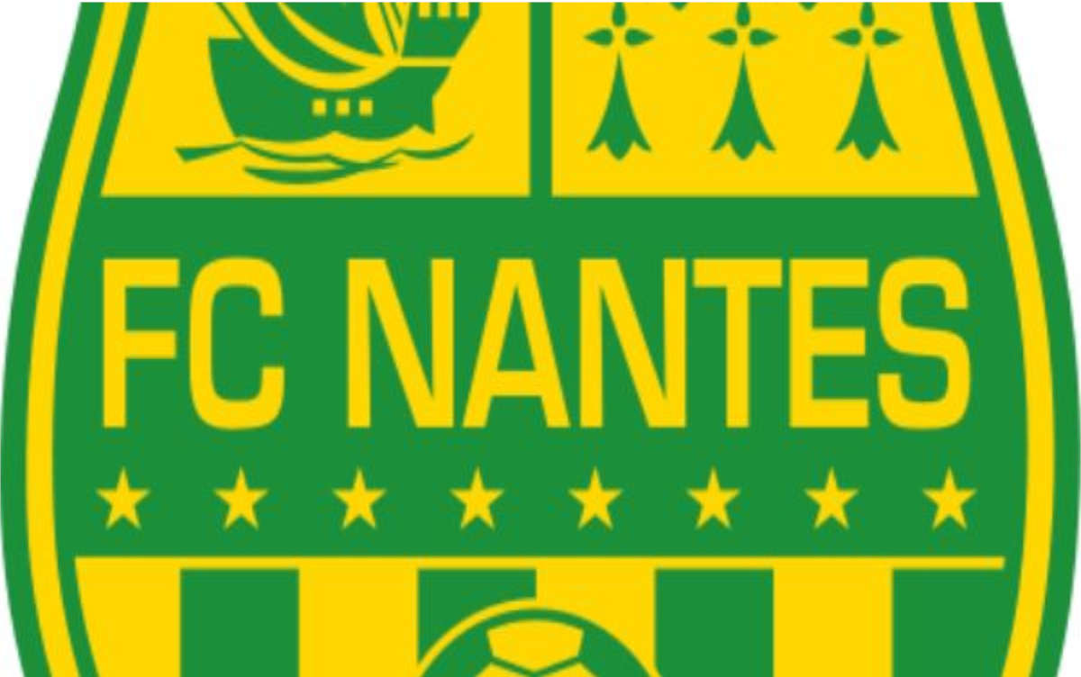 FC Nantes : Matt Miazga tape du poing sur la table