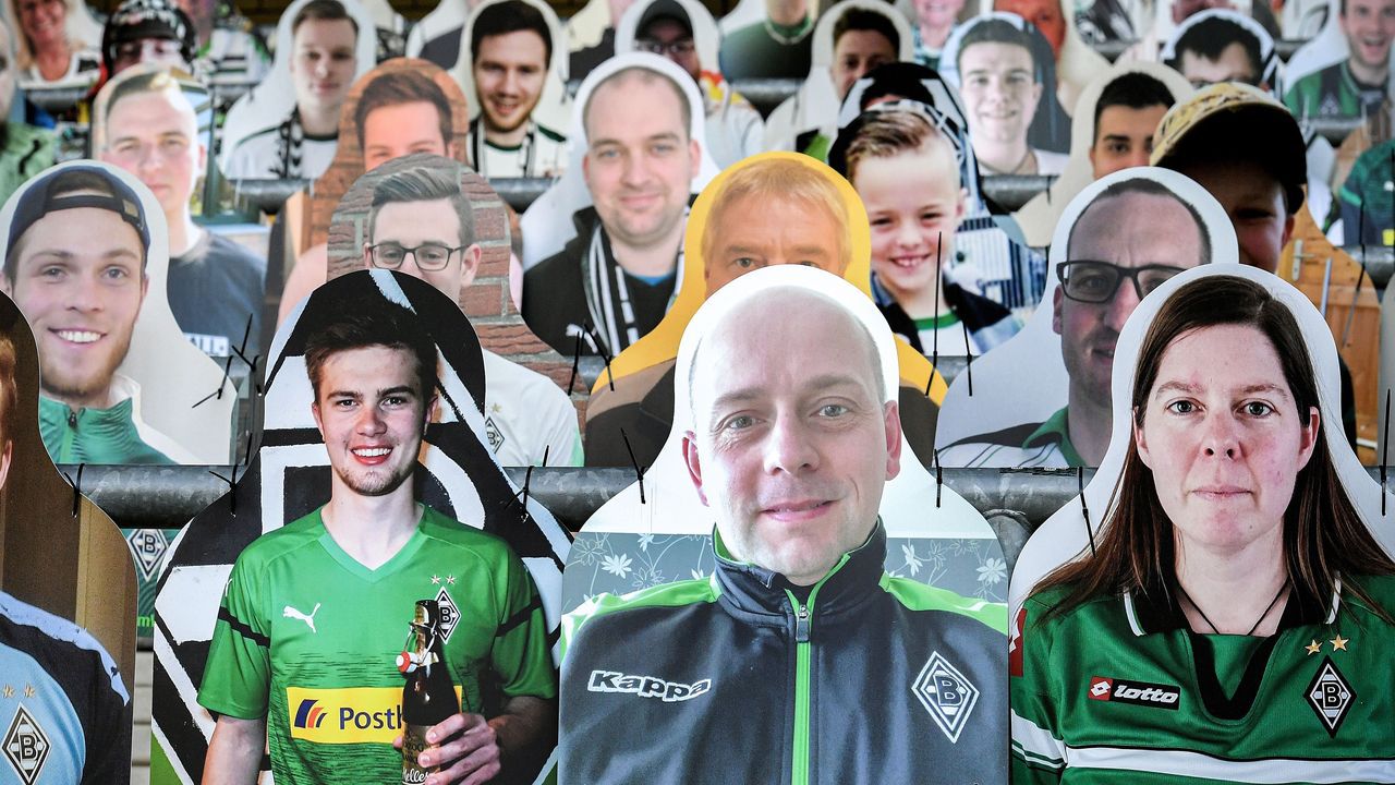 Supporters en carton du Borussia Mönchengladbach