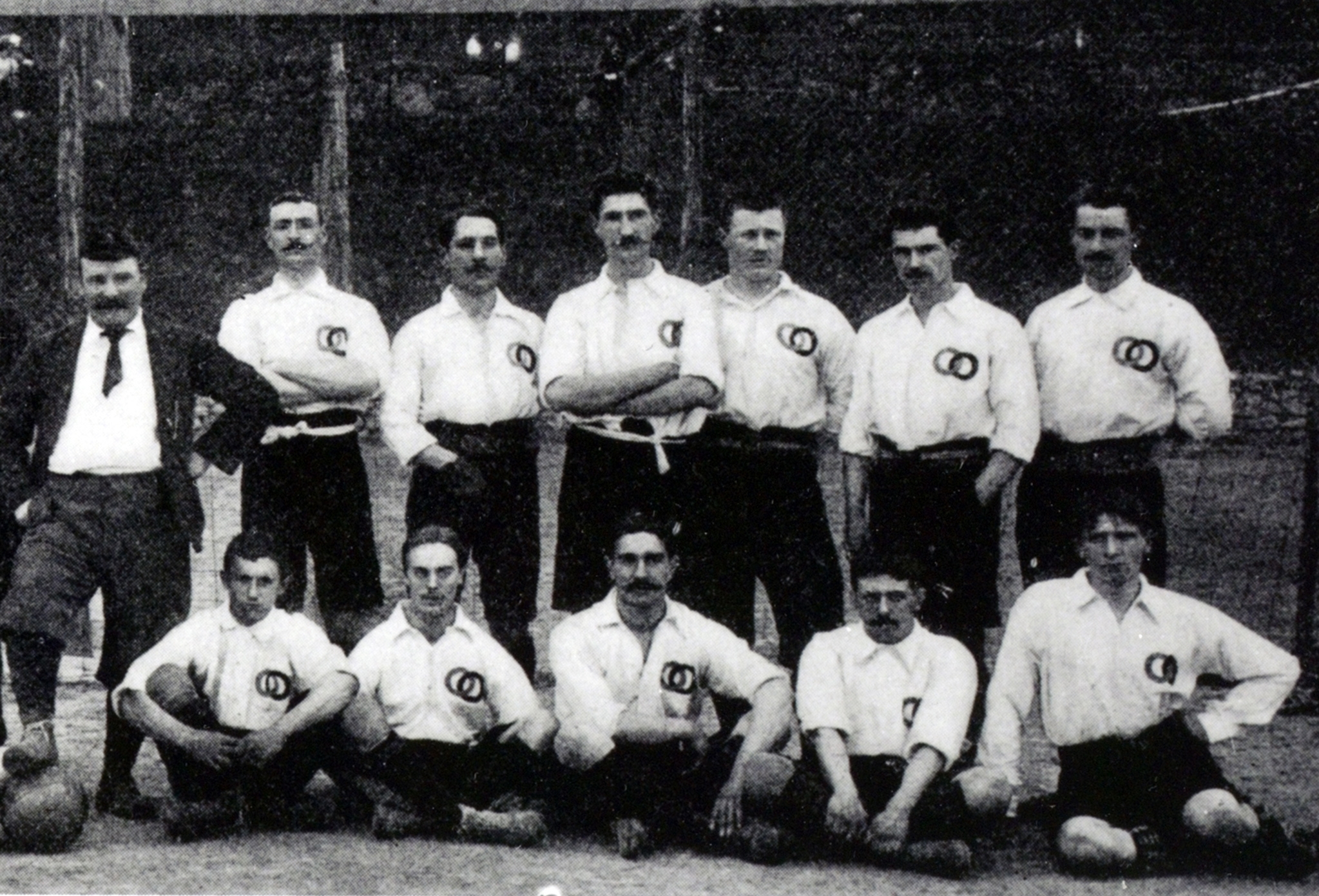Equipe de France en 1904 (photo trouvée sur le site de la FFF).