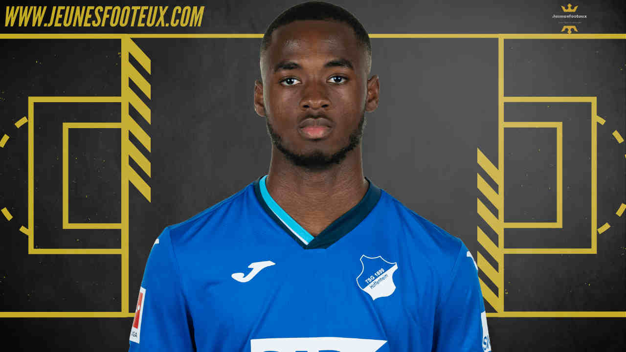 Melayro Bogarde convoité par le Barça et le Milan AC