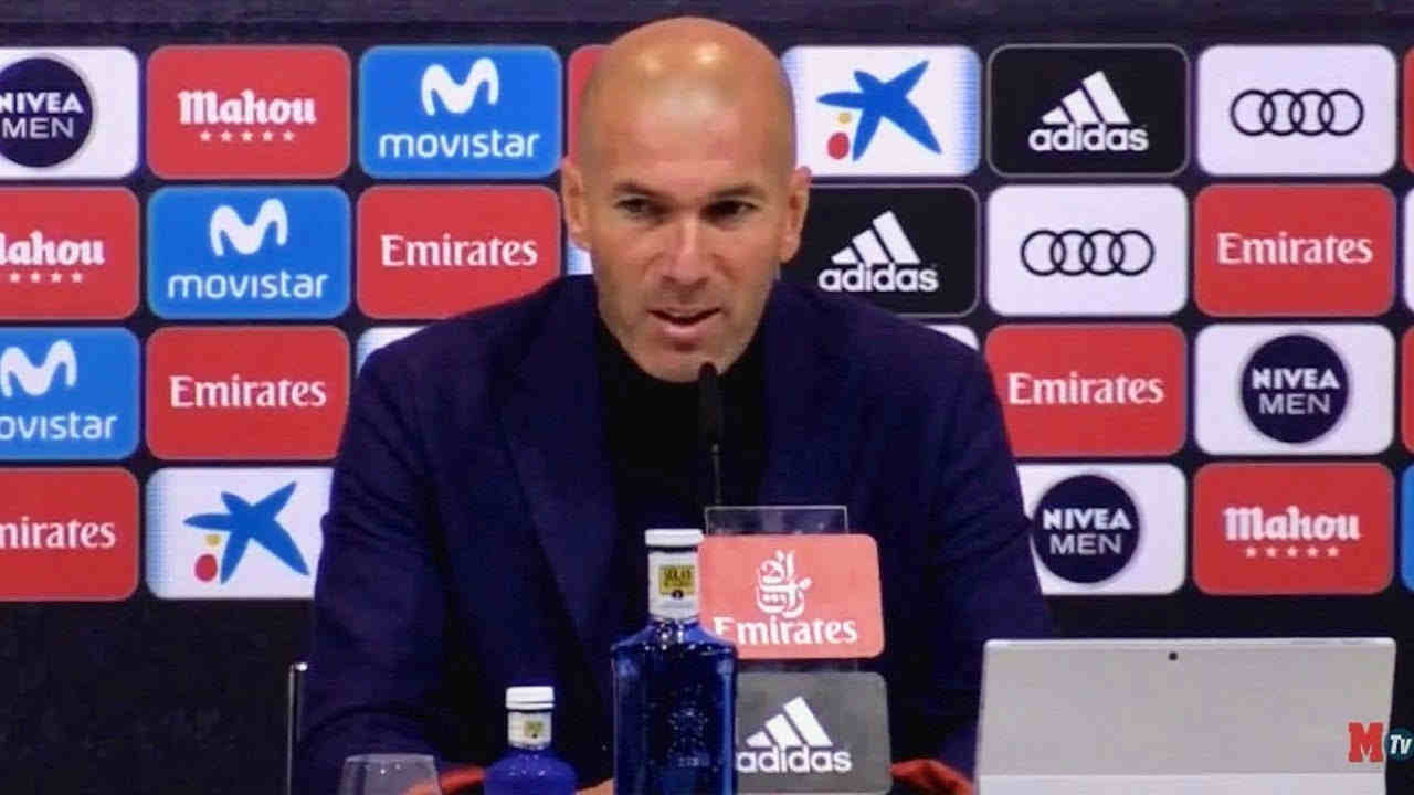 Zinédine Zidane à Manchester United ? Il n'y croit pas