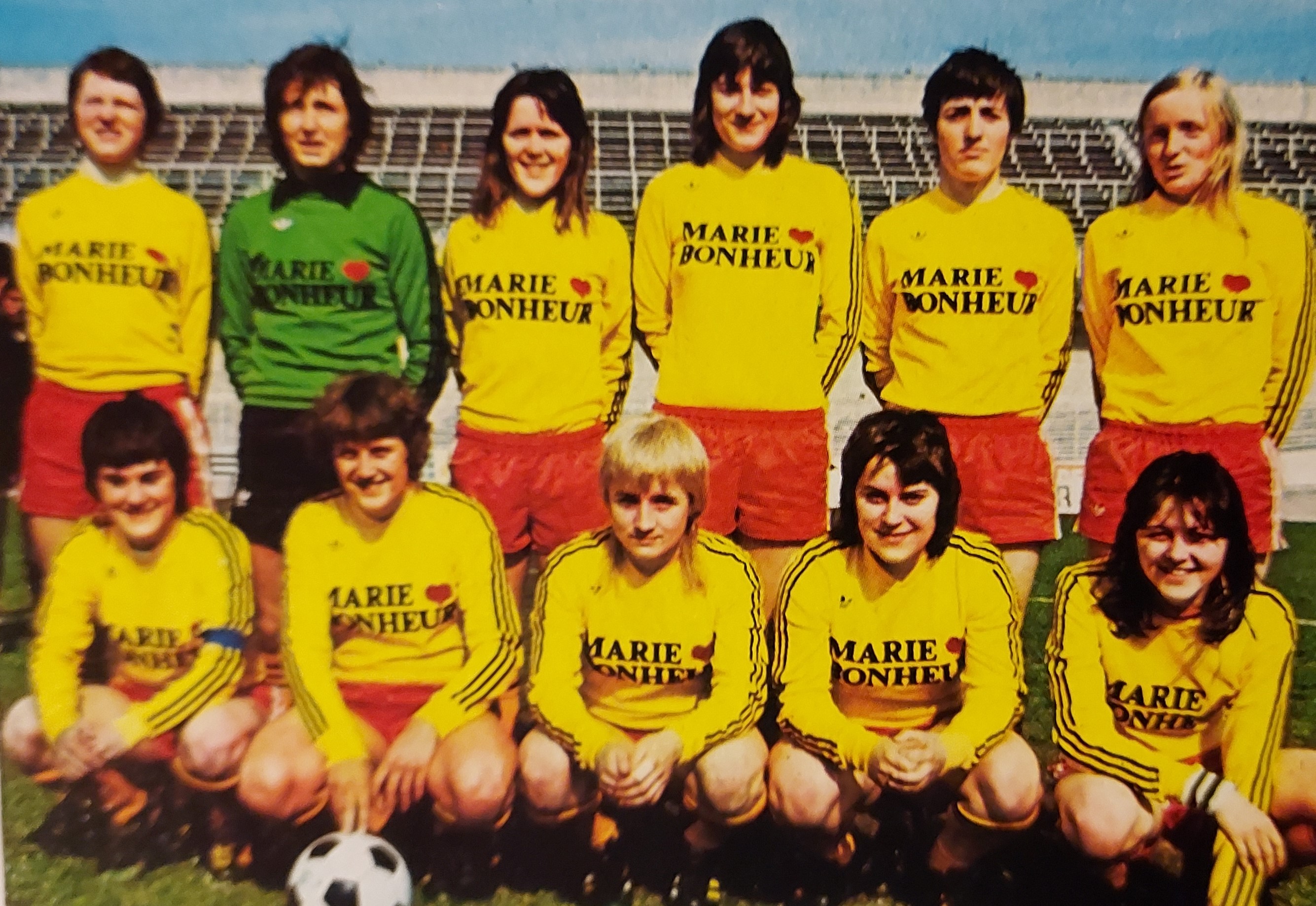 Football féminin : en quelle année a été lancé le premier championnat national ?