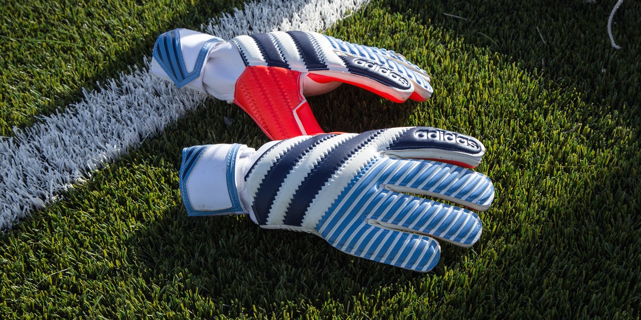 adidas lance le nouveau "History Pack", une collection de gants rétro