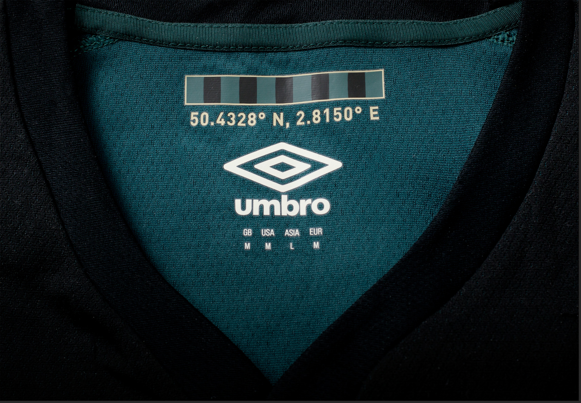 Umbro présente le nouveau maillot RC Lens Away 2016/2017