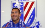 Carlos Tevez tacle la Chinese Super League