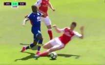 Arsenal - Everton : Laurent Koscielny expulsé après avoir découpé Enner Valencia (vidéo)