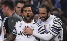 Juventus : la grosse bourde de Gonzalo Higuain concernant Dani Alves