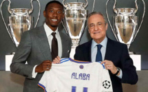 Real Madrid : David Alaba voulait rejoindre le FC Barcelone, Uli Hoeness l'a refroidi