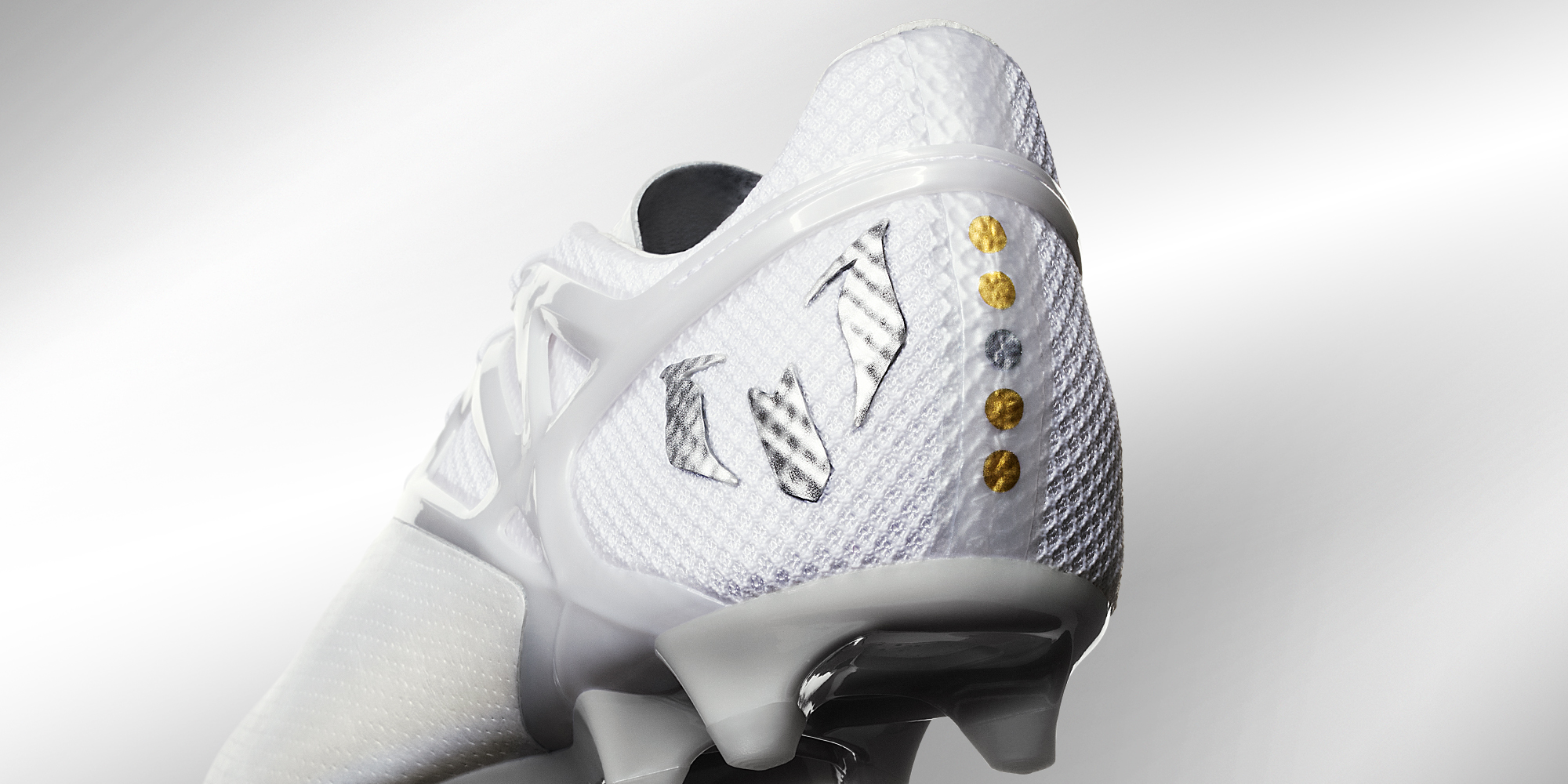 adidas rend hommage à Lionel Messi avec la Platinum Messi 15