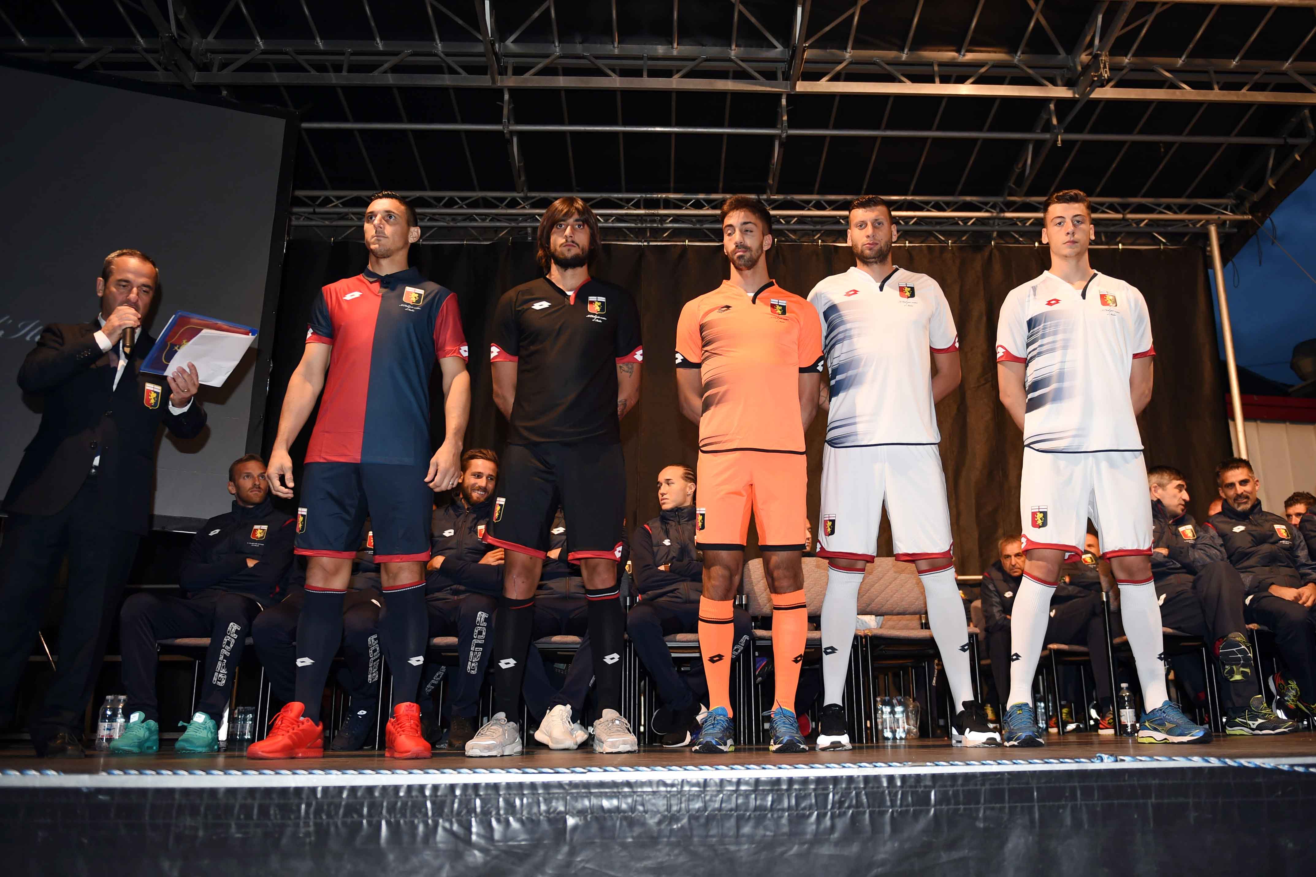 Lotto Sport Italia présente les nouveaux maillots du Genoa CFC 2016 – 2017