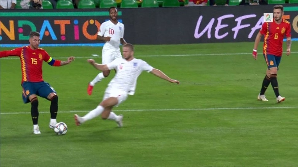 Un gros tacle d'Eric Dier sur Sergio Ramos pour faire passer le message