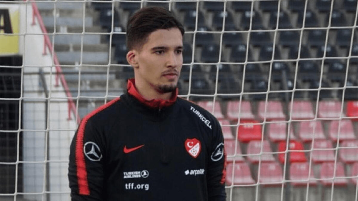 Altay Bayindir grand espoir du Fenerbahçe et du foot Turc