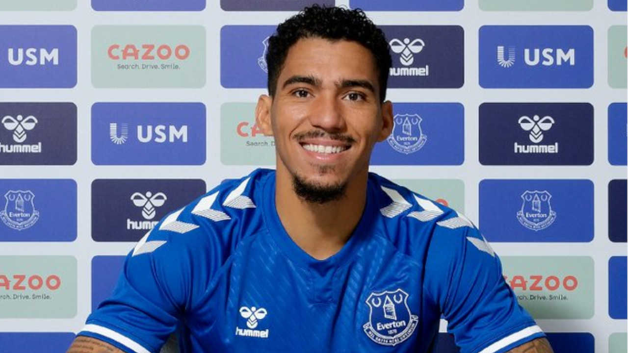 Allan s'engage pour trois ans avec Everton