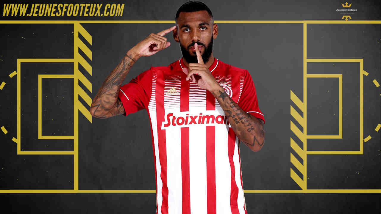 Yann M'Vila, milieu de terrain de l'Oympiakos