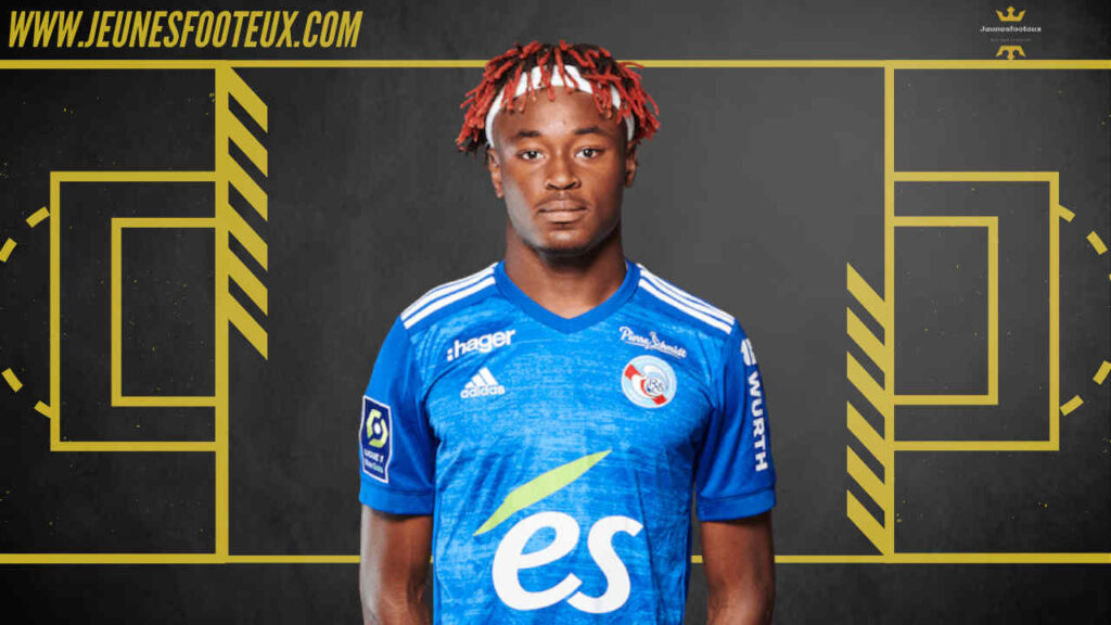 Blessé pour 2 mois, Mohamed Simakan pourrait voir son transfert au Milan AC avorté