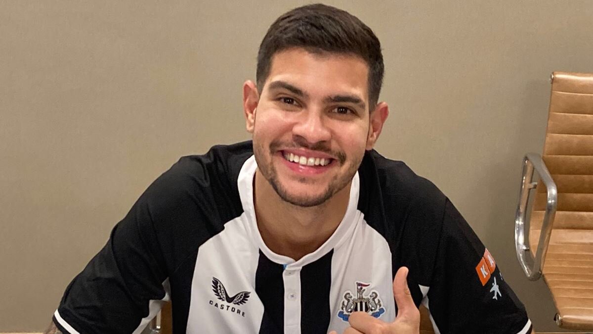 Newcastle : Eddie Howe explique le faible temps de jeu de Bruno Guimaraes (ex OL)