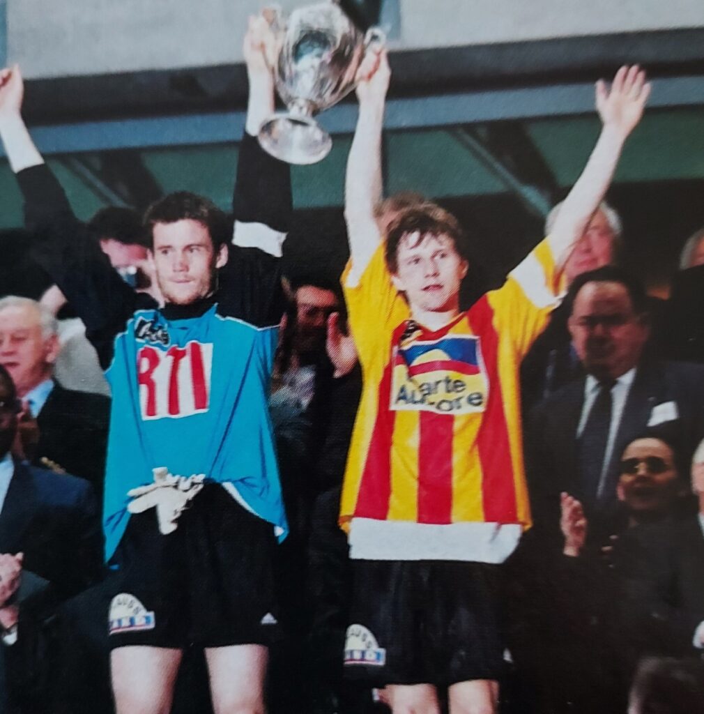 Landreau - Becque, l'une des plus belles images de l'histoire de la Coupe de France après Calais - Nantes.