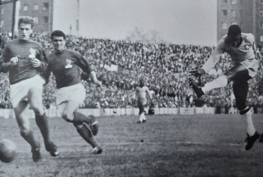 Pelé, comment un gamin des rues était devenu Roi