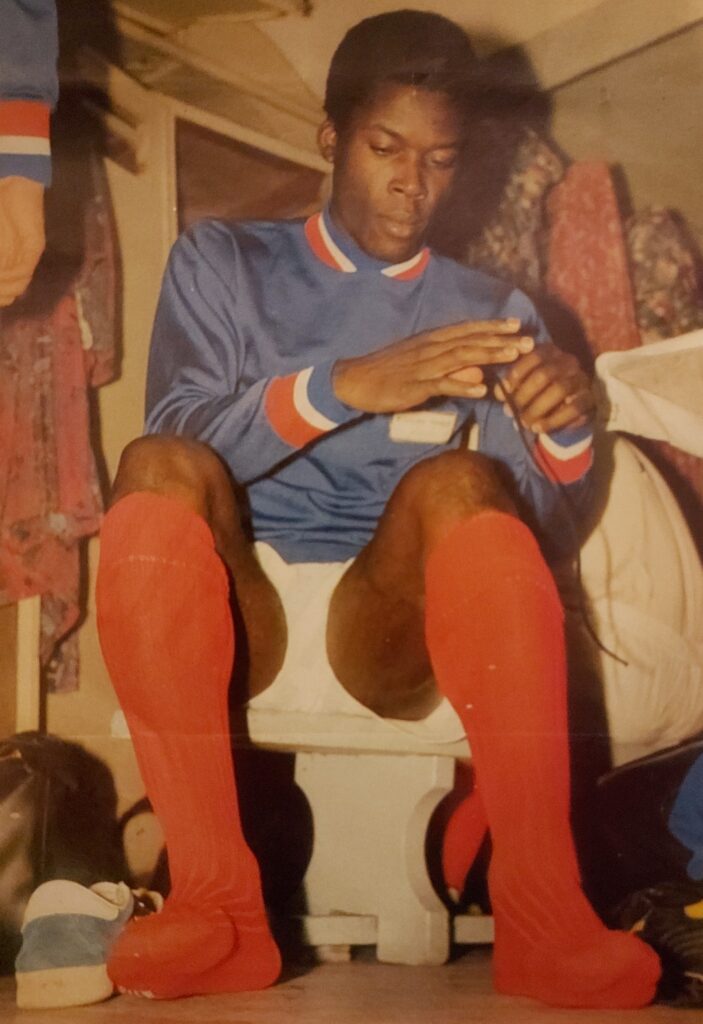 Passé par l'OM et Bordeaux, j'ai 65 sélections en Bleus. Qui suis-je ?