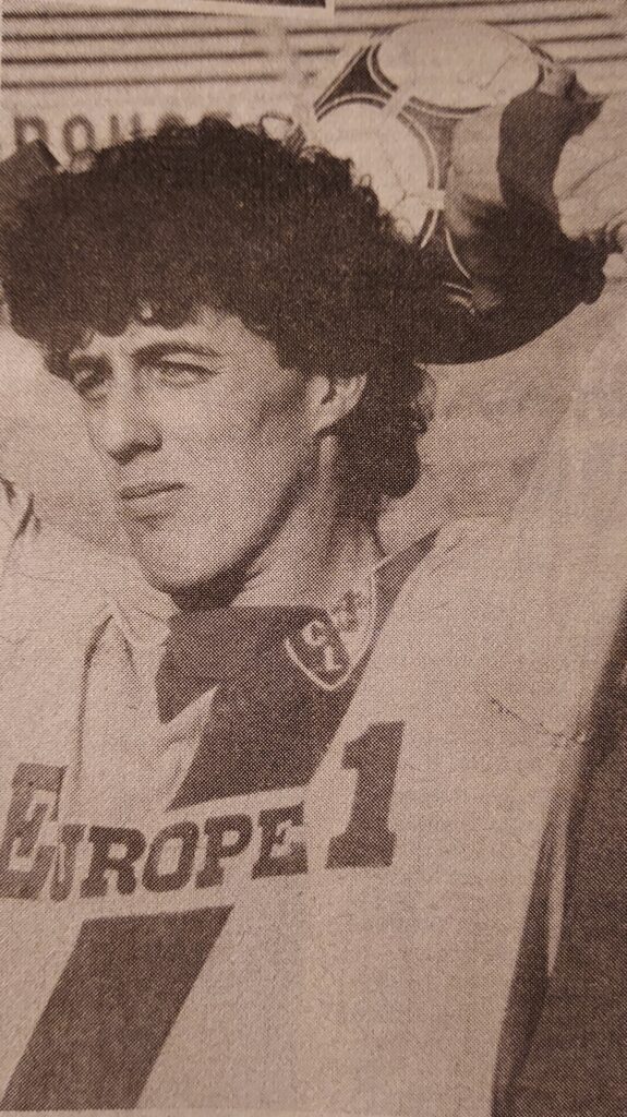 Si tu es supporter lensois, alors tu as adoré cet ancien génie du RC Lens