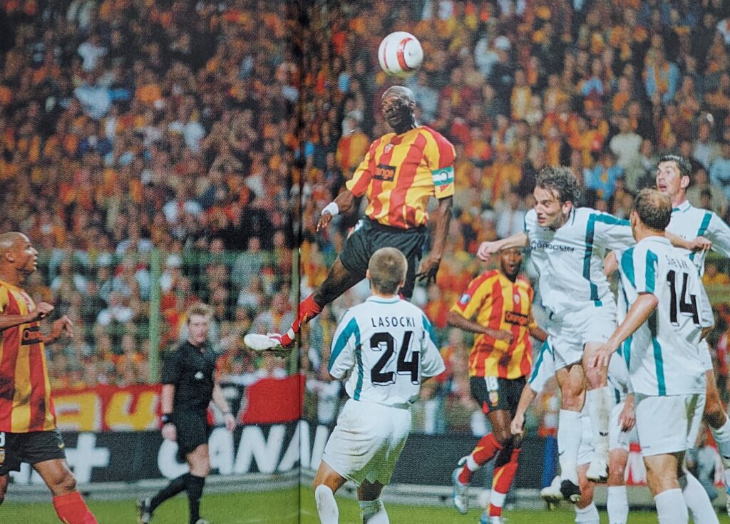 Passé par le RC Lens, l'OM, l'OL et Bordeaux, il compte 44 sélections en Bleus. Qui est-il ?