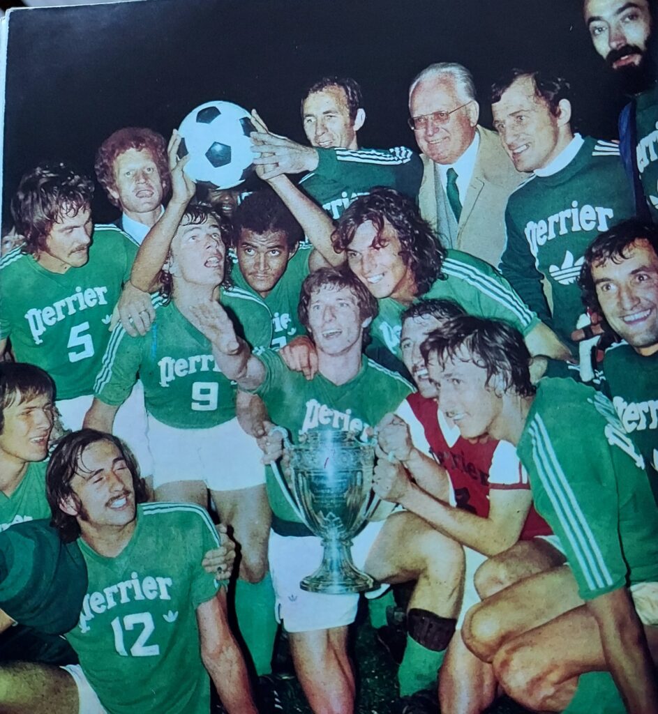 44 sélections en Equipe de France, je n'ai connu que l'OM et l'ASSE. Qui suis-je ?