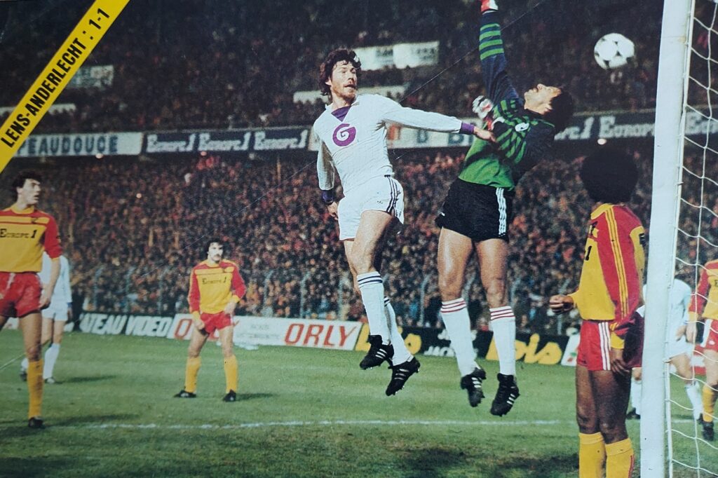 RC Lens : l'un des buts les plus incroyables des Sang et Or en Coupe d'Europe !