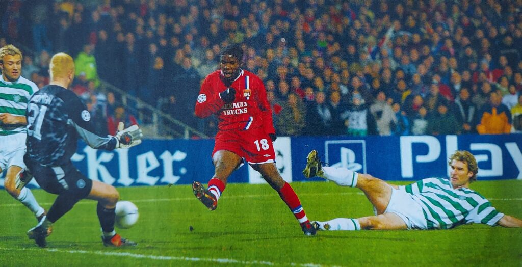 Formé à Niort puis passé par l'OL, Auxerre et Strasbourg, j'ai eu 6 sélections en Bleus. Qui suis-je ?
