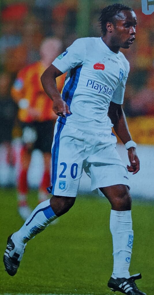 Formé à Niort puis passé par l'OL, Auxerre et Strasbourg, j'ai eu 6 sélections en Bleus. Qui suis-je ?