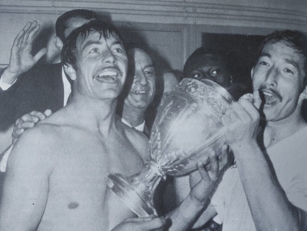 PSG, OM, OL : passé par Lyon, Marseille et le Paris SG, il compte 48 sélections en Bleus. Qui est-il ?
