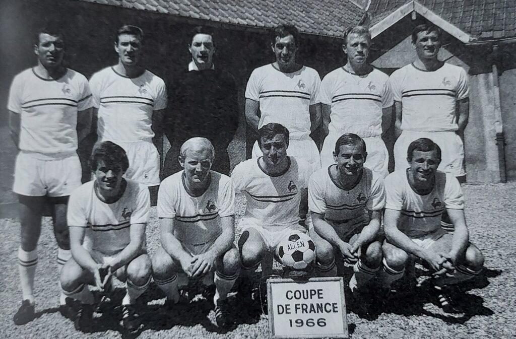 Adoré à la fois au RC Strasbourg et au FC Metz, il totalise 14 sélections en Equipe de France !