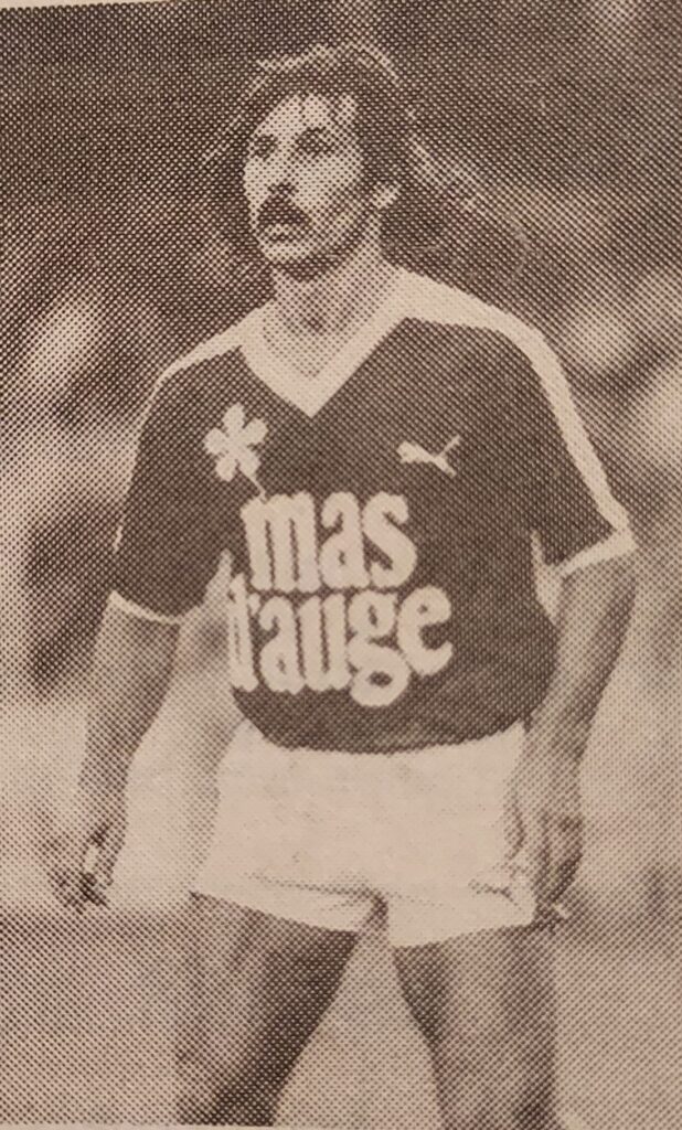 Passé par le FC Nantes et l'AS Monaco, cet international argentin nous a quitté beaucoup trop tôt