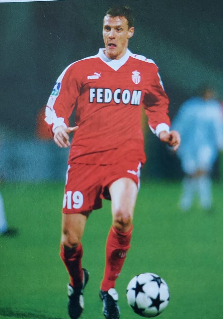 Passé par l'AS Monaco, le SC Bastia et l'OL, il compte 15 sélections en Equipe de France !