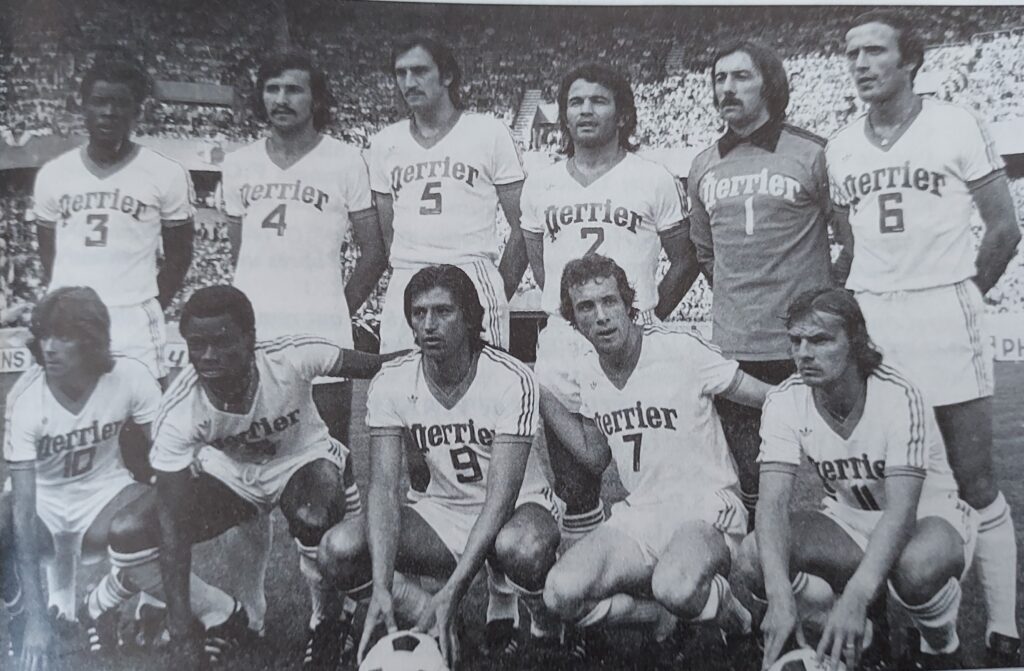 Passé par l'OM, Bordeaux et Strasbourg, il compte 18 sélections en Equipe de France. Qui est-il ?