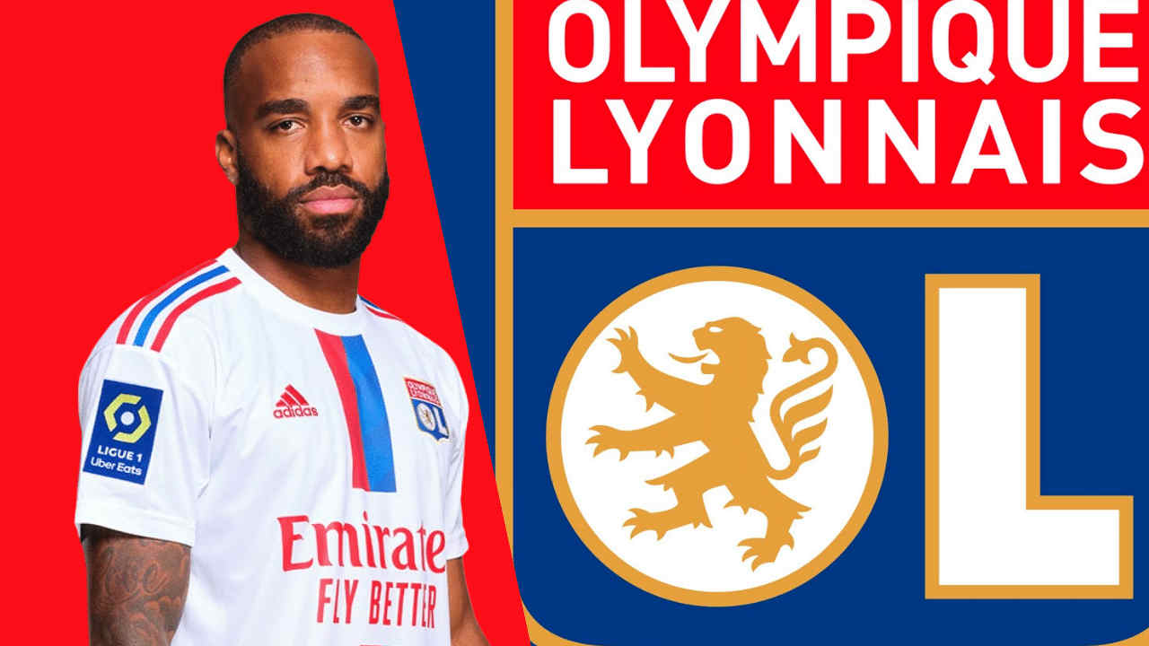 Lacazette (OL) lâche un gros tacle qui fait mal !