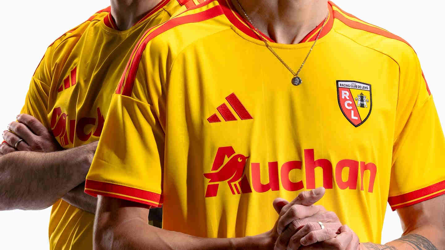 RC Lens : Adidas signe un maillot 2026-2027 très nostalgique